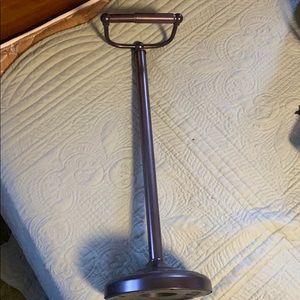 Sold brass toilet tissue holder